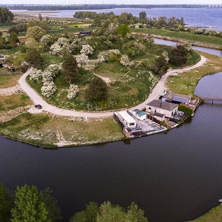 Carafun Aan Het Water Ooltgensplaat Villa Exterior photo